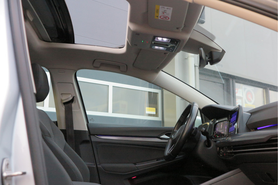 Volkswagen Golf 1.5 eTSI 150pk DSG 1st Edition ,. Pano, Virtual cockpit, LED verl. Electr. bestuurdersstoel met massage , Navigatie , DAB+ Carplay,  Stoelverw etc. Volkswagen Golf 1.5 eTSI 150pk DSG 1st Edition ,. Pano, Virtual cockpit, LED verl. Electr. bestuurdersstoel met massage , Navigatie , DAB+ Carplay,  Stoelverw etc.