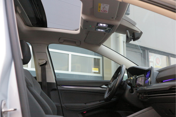 Volkswagen Golf 1.5 eTSI 150pk DSG 1st Edition ,. Pano, Virtual cockpit, LED verl. Electr. bestuurdersstoel met massage , Navigatie , DAB+ Carplay,  Stoelverw etc. Volkswagen Golf 1.5 eTSI 150pk DSG 1st Edition ,. Pano, Virtual cockpit, LED verl. Electr. bestuurdersstoel met massage , Navigatie , DAB+ Carplay,  Stoelverw etc.