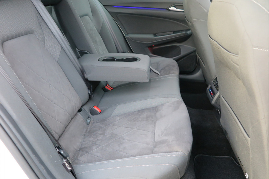 Volkswagen Golf 1.5 eTSI 150pk DSG 1st Edition ,. Pano, Virtual cockpit, LED verl. Electr. bestuurdersstoel met massage , Navigatie , DAB+ Carplay,  Stoelverw etc. Volkswagen Golf 1.5 eTSI 150pk DSG 1st Edition ,. Pano, Virtual cockpit, LED verl. Electr. bestuurdersstoel met massage , Navigatie , DAB+ Carplay,  Stoelverw etc.