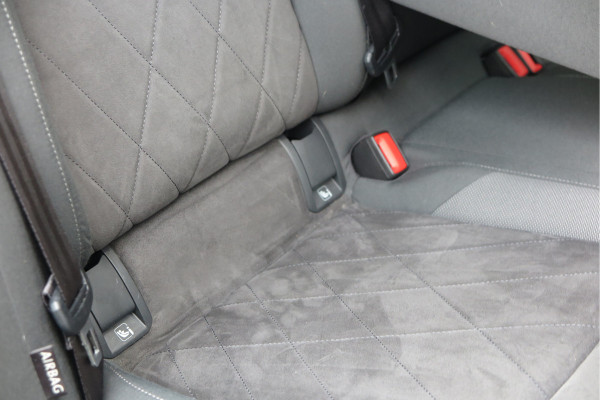 Volkswagen Golf 1.5 eTSI 150pk DSG 1st Edition ,. Pano, Virtual cockpit, LED verl. Electr. bestuurdersstoel met massage , Navigatie , DAB+ Carplay,  Stoelverw etc. Volkswagen Golf 1.5 eTSI 150pk DSG 1st Edition ,. Pano, Virtual cockpit, LED verl. Electr. bestuurdersstoel met massage , Navigatie , DAB+ Carplay,  Stoelverw etc.