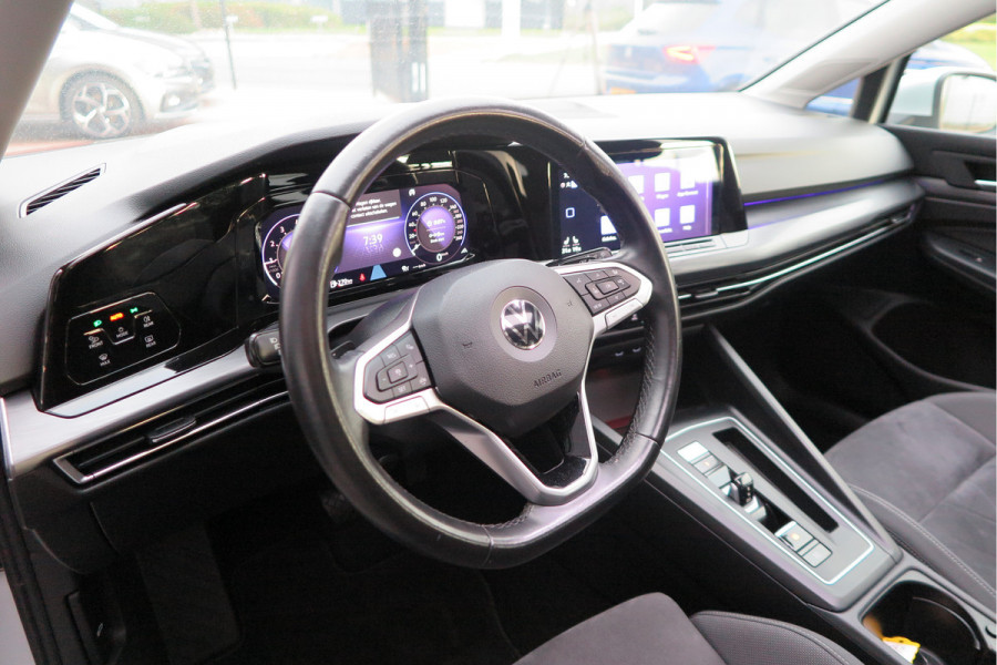 Volkswagen Golf 1.5 eTSI 150pk DSG 1st Edition ,. Pano, Virtual cockpit, LED verl. Electr. bestuurdersstoel met massage , Navigatie , DAB+ Carplay,  Stoelverw etc. Volkswagen Golf 1.5 eTSI 150pk DSG 1st Edition ,. Pano, Virtual cockpit, LED verl. Electr. bestuurdersstoel met massage , Navigatie , DAB+ Carplay,  Stoelverw etc.