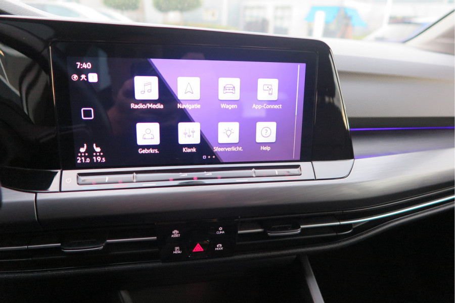 Volkswagen Golf 1.5 eTSI 150pk DSG 1st Edition ,. Pano, Virtual cockpit, LED verl. Electr. bestuurdersstoel met massage , Navigatie , DAB+ Carplay,  Stoelverw etc. Volkswagen Golf 1.5 eTSI 150pk DSG 1st Edition ,. Pano, Virtual cockpit, LED verl. Electr. bestuurdersstoel met massage , Navigatie , DAB+ Carplay,  Stoelverw etc.