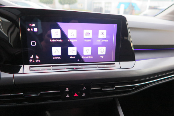 Volkswagen Golf 1.5 eTSI 150pk DSG 1st Edition ,. Pano, Virtual cockpit, LED verl. Electr. bestuurdersstoel met massage , Navigatie , DAB+ Carplay,  Stoelverw etc. Volkswagen Golf 1.5 eTSI 150pk DSG 1st Edition ,. Pano, Virtual cockpit, LED verl. Electr. bestuurdersstoel met massage , Navigatie , DAB+ Carplay,  Stoelverw etc.