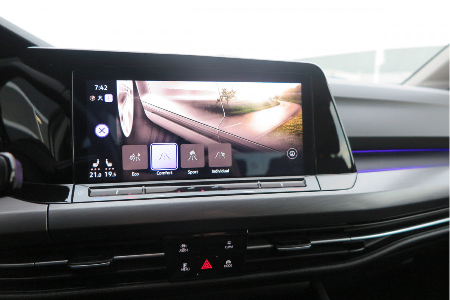 Volkswagen Golf 1.5 eTSI 150pk DSG 1st Edition ,. Pano, Virtual cockpit, LED verl. Electr. bestuurdersstoel met massage , Navigatie , DAB+ Carplay,  Stoelverw etc. Volkswagen Golf 1.5 eTSI 150pk DSG 1st Edition ,. Pano, Virtual cockpit, LED verl. Electr. bestuurdersstoel met massage , Navigatie , DAB+ Carplay,  Stoelverw etc.