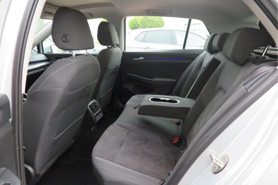 Volkswagen Golf 1.5 eTSI 150pk DSG 1st Edition ,. Pano, Virtual cockpit, LED verl. Electr. bestuurdersstoel met massage , Navigatie , DAB+ Carplay,  Stoelverw etc. Volkswagen Golf 1.5 eTSI 150pk DSG 1st Edition ,. Pano, Virtual cockpit, LED verl. Electr. bestuurdersstoel met massage , Navigatie , DAB+ Carplay,  Stoelverw etc.