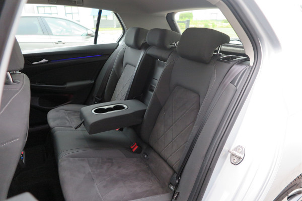 Volkswagen Golf 1.5 eTSI 150pk DSG 1st Edition ,. Pano, Virtual cockpit, LED verl. Electr. bestuurdersstoel met massage , Navigatie , DAB+ Carplay,  Stoelverw etc. Volkswagen Golf 1.5 eTSI 150pk DSG 1st Edition ,. Pano, Virtual cockpit, LED verl. Electr. bestuurdersstoel met massage , Navigatie , DAB+ Carplay,  Stoelverw etc.