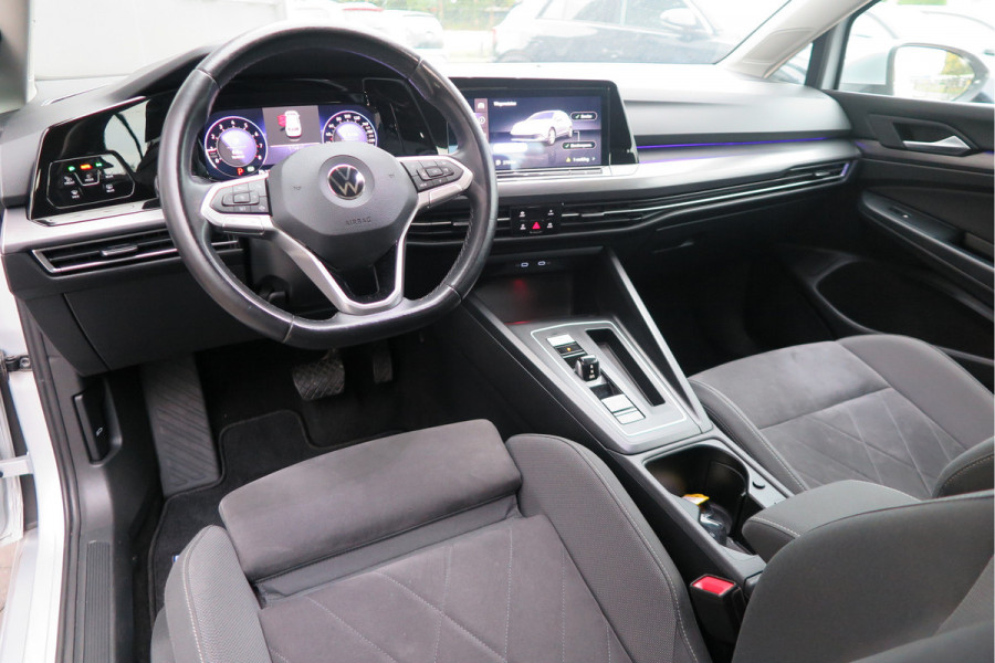 Volkswagen Golf 1.5 eTSI 150pk DSG 1st Edition ,. Pano, Virtual cockpit, LED verl. Electr. bestuurdersstoel met massage , Navigatie , DAB+ Carplay,  Stoelverw etc. Volkswagen Golf 1.5 eTSI 150pk DSG 1st Edition ,. Pano, Virtual cockpit, LED verl. Electr. bestuurdersstoel met massage , Navigatie , DAB+ Carplay,  Stoelverw etc.