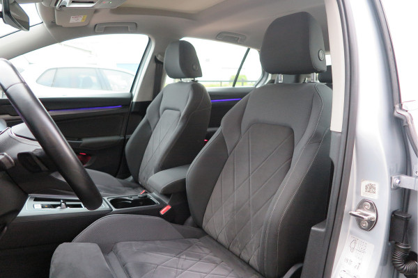 Volkswagen Golf 1.5 eTSI 150pk DSG 1st Edition ,. Pano, Virtual cockpit, LED verl. Electr. bestuurdersstoel met massage , Navigatie , DAB+ Carplay,  Stoelverw etc. Volkswagen Golf 1.5 eTSI 150pk DSG 1st Edition ,. Pano, Virtual cockpit, LED verl. Electr. bestuurdersstoel met massage , Navigatie , DAB+ Carplay,  Stoelverw etc.