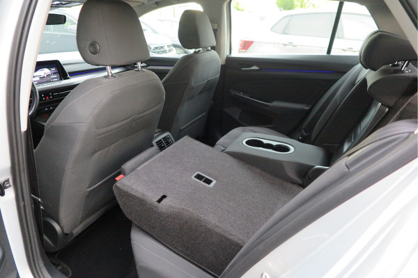 Volkswagen Golf 1.5 eTSI 150pk DSG 1st Edition ,. Pano, Virtual cockpit, LED verl. Electr. bestuurdersstoel met massage , Navigatie , DAB+ Carplay,  Stoelverw etc. Volkswagen Golf 1.5 eTSI 150pk DSG 1st Edition ,. Pano, Virtual cockpit, LED verl. Electr. bestuurdersstoel met massage , Navigatie , DAB+ Carplay,  Stoelverw etc.