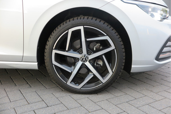 Volkswagen Golf 1.5 eTSI 150pk DSG 1st Edition ,. Pano, Virtual cockpit, LED verl. Electr. bestuurdersstoel met massage , Navigatie , DAB+ Carplay,  Stoelverw etc. Volkswagen Golf 1.5 eTSI 150pk DSG 1st Edition ,. Pano, Virtual cockpit, LED verl. Electr. bestuurdersstoel met massage , Navigatie , DAB+ Carplay,  Stoelverw etc.