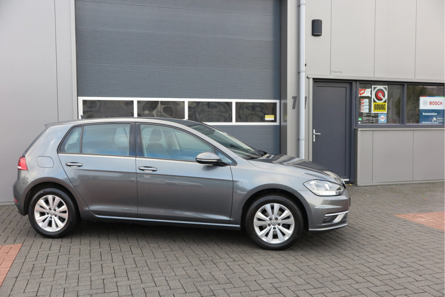 Volkswagen Golf 1.0 TSI 85kw 116pk Comfortline ,6 bak, Adaptive cruise,Carplay, LMV,Parkeersensoren, Navi , Stuurwiel multifunctioneel, etc.