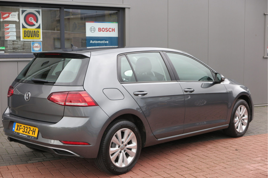 Volkswagen Golf 1.0 TSI 85kw 116pk Comfortline ,6 bak, Adaptive cruise,Carplay, LMV,Parkeersensoren, Navi , Stuurwiel multifunctioneel, etc.