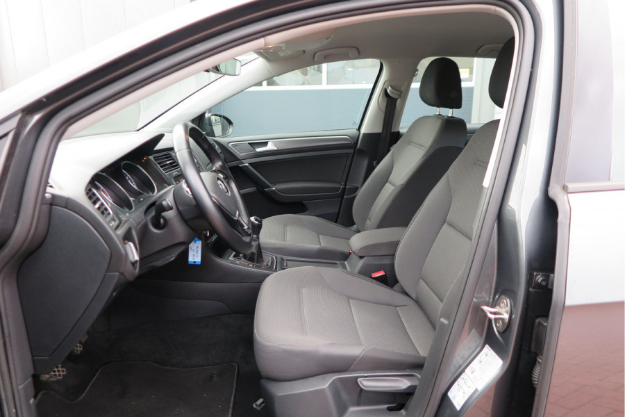 Volkswagen Golf 1.0 TSI 85kw 116pk Comfortline ,6 bak, Adaptive cruise,Carplay, LMV,Parkeersensoren, Navi , Stuurwiel multifunctioneel, etc.