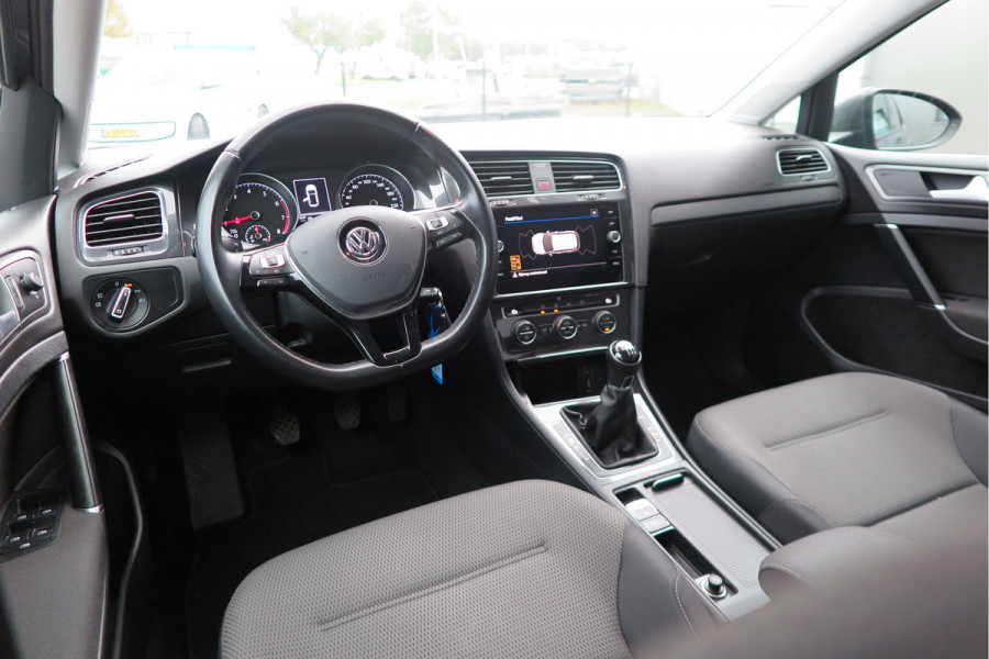 Volkswagen Golf 1.0 TSI 85kw 116pk Comfortline ,6 bak, Adaptive cruise,Carplay, LMV,Parkeersensoren, Navi , Stuurwiel multifunctioneel, etc.