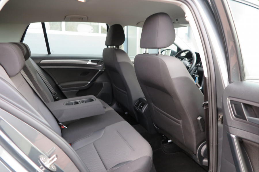 Volkswagen Golf 1.0 TSI 85kw 116pk Comfortline ,6 bak, Adaptive cruise,Carplay, LMV,Parkeersensoren, Navi , Stuurwiel multifunctioneel, etc.