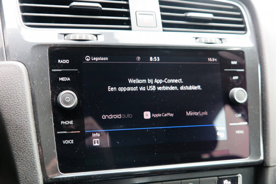 Volkswagen Golf 1.0 TSI 85kw 116pk Comfortline ,6 bak, Adaptive cruise,Carplay, LMV,Parkeersensoren, Navi , Stuurwiel multifunctioneel, etc.
