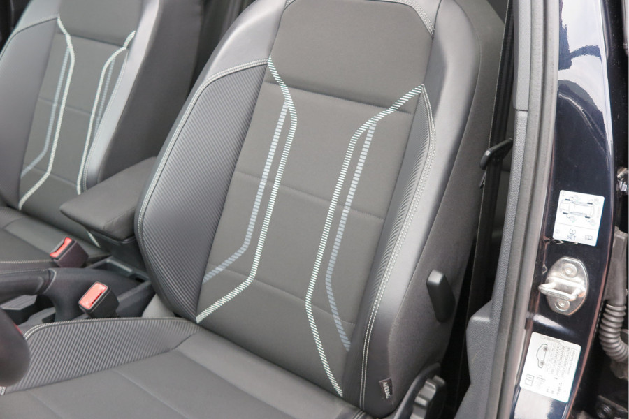 Volkswagen Polo 1.0 TSI 85kw 116pk Highline R-Line , Panoramadak, Led , PDC, Cruise, Carplay , Achteruitrijcamera , Sportstoelen , Actieve demping .DAB+, etc . Volkswagen Polo 1.0 TSI 85kw 116pk Highline R-Line , Panoramadak, Led , PDC, Cruise, Carplay , Achteruitrijcamera , Sportstoelen , Actieve demping .DAB+, etc .