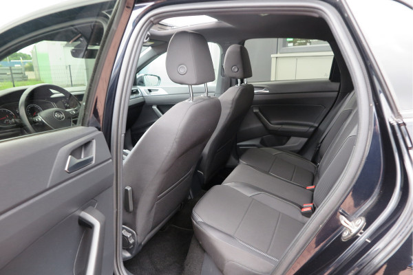 Volkswagen Polo 1.0 TSI 85kw 116pk Highline R-Line , Panoramadak, Led , PDC, Cruise, Carplay , Achteruitrijcamera , Sportstoelen , Actieve demping .DAB+, etc . Volkswagen Polo 1.0 TSI 85kw 116pk Highline R-Line , Panoramadak, Led , PDC, Cruise, Carplay , Achteruitrijcamera , Sportstoelen , Actieve demping .DAB+, etc .
