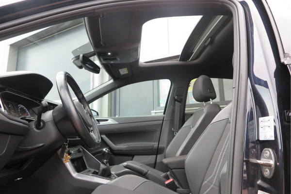 Volkswagen Polo 1.0 TSI 85kw 116pk Highline R-Line , Panoramadak, Led , PDC, Cruise, Carplay , Achteruitrijcamera , Sportstoelen , Actieve demping .DAB+, etc . Volkswagen Polo 1.0 TSI 85kw 116pk Highline R-Line , Panoramadak, Led , PDC, Cruise, Carplay , Achteruitrijcamera , Sportstoelen , Actieve demping .DAB+, etc .
