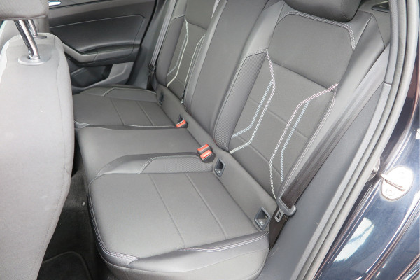 Volkswagen Polo 1.0 TSI 85kw 116pk Highline R-Line , Panoramadak, Led , PDC, Cruise, Carplay , Achteruitrijcamera , Sportstoelen , Actieve demping .DAB+, etc . Volkswagen Polo 1.0 TSI 85kw 116pk Highline R-Line , Panoramadak, Led , PDC, Cruise, Carplay , Achteruitrijcamera , Sportstoelen , Actieve demping .DAB+, etc .