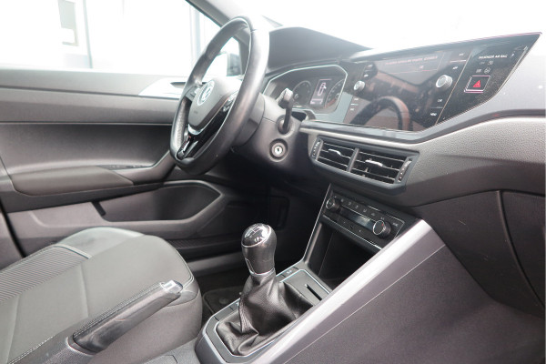 Volkswagen Polo 1.0 TSI 85kw 116pk Highline R-Line , Panoramadak, Led , PDC, Cruise, Carplay , Achteruitrijcamera , Sportstoelen , Actieve demping .DAB+, etc . Volkswagen Polo 1.0 TSI 85kw 116pk Highline R-Line , Panoramadak, Led , PDC, Cruise, Carplay , Achteruitrijcamera , Sportstoelen , Actieve demping .DAB+, etc .