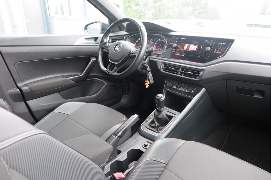 Volkswagen Polo 1.0 TSI 85kw 116pk Highline R-Line , Panoramadak, Led , PDC, Cruise, Carplay , Achteruitrijcamera , Sportstoelen , Actieve demping .DAB+, etc . Volkswagen Polo 1.0 TSI 85kw 116pk Highline R-Line , Panoramadak, Led , PDC, Cruise, Carplay , Achteruitrijcamera , Sportstoelen , Actieve demping .DAB+, etc .