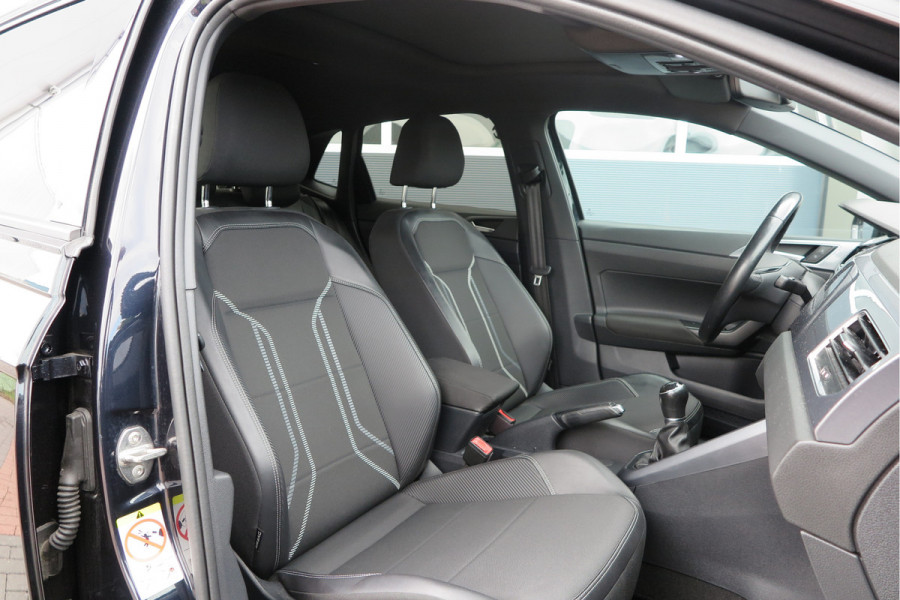 Volkswagen Polo 1.0 TSI 85kw 116pk Highline R-Line , Panoramadak, Led , PDC, Cruise, Carplay , Achteruitrijcamera , Sportstoelen , Actieve demping .DAB+, etc . Volkswagen Polo 1.0 TSI 85kw 116pk Highline R-Line , Panoramadak, Led , PDC, Cruise, Carplay , Achteruitrijcamera , Sportstoelen , Actieve demping .DAB+, etc .