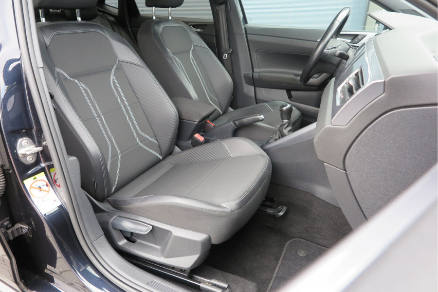 Volkswagen Polo 1.0 TSI 85kw 116pk Highline R-Line , Panoramadak, Led , PDC, Cruise, Carplay , Achteruitrijcamera , Sportstoelen , Actieve demping .DAB+, etc . Volkswagen Polo 1.0 TSI 85kw 116pk Highline R-Line , Panoramadak, Led , PDC, Cruise, Carplay , Achteruitrijcamera , Sportstoelen , Actieve demping .DAB+, etc .