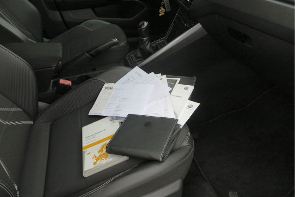 Volkswagen Polo 1.0 TSI 85kw 116pk Highline R-Line , Panoramadak, Led , PDC, Cruise, Carplay , Achteruitrijcamera , Sportstoelen , Actieve demping .DAB+, etc . Volkswagen Polo 1.0 TSI 85kw 116pk Highline R-Line , Panoramadak, Led , PDC, Cruise, Carplay , Achteruitrijcamera , Sportstoelen , Actieve demping .DAB+, etc .