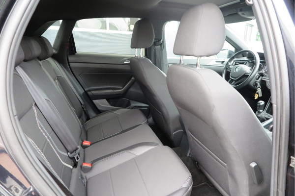 Volkswagen Polo 1.0 TSI 85kw 116pk Highline R-Line , Panoramadak, Led , PDC, Cruise, Carplay , Achteruitrijcamera , Sportstoelen , Actieve demping .DAB+, etc . Volkswagen Polo 1.0 TSI 85kw 116pk Highline R-Line , Panoramadak, Led , PDC, Cruise, Carplay , Achteruitrijcamera , Sportstoelen , Actieve demping .DAB+, etc .