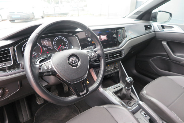 Volkswagen Polo 1.0 TSI 85kw 116pk Highline R-Line , Panoramadak, Led , PDC, Cruise, Carplay , Achteruitrijcamera , Sportstoelen , Actieve demping .DAB+, etc . Volkswagen Polo 1.0 TSI 85kw 116pk Highline R-Line , Panoramadak, Led , PDC, Cruise, Carplay , Achteruitrijcamera , Sportstoelen , Actieve demping .DAB+, etc .