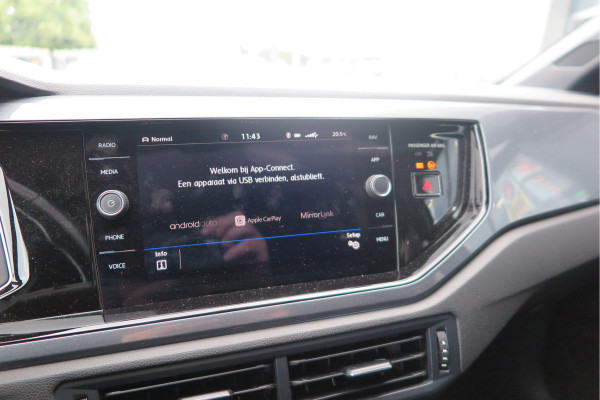 Volkswagen Polo 1.0 TSI 85kw 116pk Highline R-Line , Panoramadak, Led , PDC, Cruise, Carplay , Achteruitrijcamera , Sportstoelen , Actieve demping .DAB+, etc . Volkswagen Polo 1.0 TSI 85kw 116pk Highline R-Line , Panoramadak, Led , PDC, Cruise, Carplay , Achteruitrijcamera , Sportstoelen , Actieve demping .DAB+, etc .