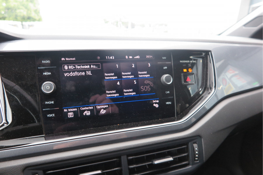 Volkswagen Polo 1.0 TSI 85kw 116pk Highline R-Line , Panoramadak, Led , PDC, Cruise, Carplay , Achteruitrijcamera , Sportstoelen , Actieve demping .DAB+, etc . Volkswagen Polo 1.0 TSI 85kw 116pk Highline R-Line , Panoramadak, Led , PDC, Cruise, Carplay , Achteruitrijcamera , Sportstoelen , Actieve demping .DAB+, etc .