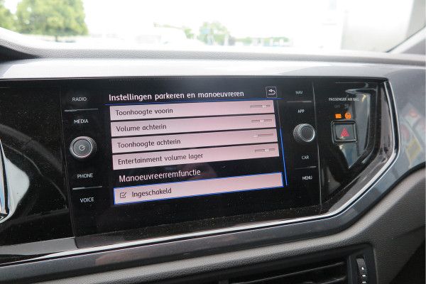 Volkswagen Polo 1.0 TSI 85kw 116pk Highline R-Line , Panoramadak, Led , PDC, Cruise, Carplay , Achteruitrijcamera , Sportstoelen , Actieve demping .DAB+, etc . Volkswagen Polo 1.0 TSI 85kw 116pk Highline R-Line , Panoramadak, Led , PDC, Cruise, Carplay , Achteruitrijcamera , Sportstoelen , Actieve demping .DAB+, etc .