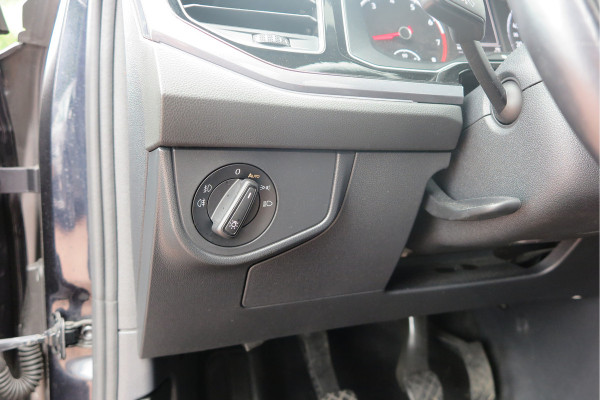 Volkswagen Polo 1.0 TSI 85kw 116pk Highline R-Line , Panoramadak, Led , PDC, Cruise, Carplay , Achteruitrijcamera , Sportstoelen , Actieve demping .DAB+, etc . Volkswagen Polo 1.0 TSI 85kw 116pk Highline R-Line , Panoramadak, Led , PDC, Cruise, Carplay , Achteruitrijcamera , Sportstoelen , Actieve demping .DAB+, etc .