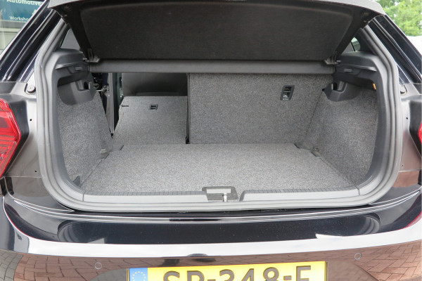 Volkswagen Polo 1.0 TSI 85kw 116pk Highline R-Line , Panoramadak, Led , PDC, Cruise, Carplay , Achteruitrijcamera , Sportstoelen , Actieve demping .DAB+, etc . Volkswagen Polo 1.0 TSI 85kw 116pk Highline R-Line , Panoramadak, Led , PDC, Cruise, Carplay , Achteruitrijcamera , Sportstoelen , Actieve demping .DAB+, etc .