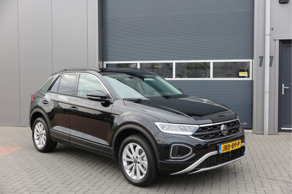 Volkswagen T-Roc 1.5 TSI 150pk DSG Life Edition, Camera,Navigatie,Virtual cockpit, ACC, Carplay ,Keyless ,Led verlichting ,Stoelverwarming, Schakelmogelijkheid stuurwiel, etc. slechts 3000km! Fabrieksgarantie t/m 02-2027. Volkswagen T-Roc 1.5 TSI 150pk DSG Life Edition, Camera,Navigatie,Virtual cockpit, ACC, Carplay ,Keyless ,Led verlichting ,Stoelverwarming, Schakelmogelijkheid stuurwiel, etc. slechts 3000km! Fabrieksgarantie t/m 02-2027.