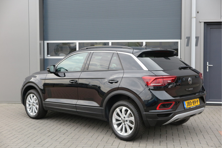 Volkswagen T-Roc 1.5 TSI 150pk DSG Life Edition, Camera,Navigatie,Virtual cockpit, ACC, Carplay ,Keyless ,Led verlichting ,Stoelverwarming, Schakelmogelijkheid stuurwiel, etc. slechts 3000km! Fabrieksgarantie t/m 02-2027. Volkswagen T-Roc 1.5 TSI 150pk DSG Life Edition, Camera,Navigatie,Virtual cockpit, ACC, Carplay ,Keyless ,Led verlichting ,Stoelverwarming, Schakelmogelijkheid stuurwiel, etc. slechts 3000km! Fabrieksgarantie t/m 02-2027.