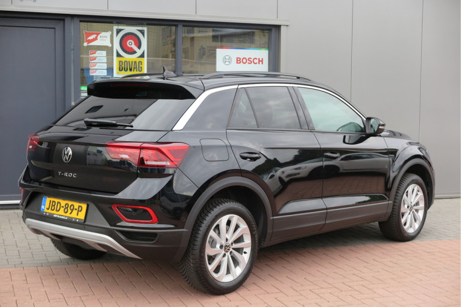 Volkswagen T-Roc 1.5 TSI 150pk DSG Life Edition, Camera,Navigatie,Virtual cockpit, ACC, Carplay ,Keyless ,Led verlichting ,Stoelverwarming, Schakelmogelijkheid stuurwiel, etc. slechts 3000km! Fabrieksgarantie t/m 02-2027. Volkswagen T-Roc 1.5 TSI 150pk DSG Life Edition, Camera,Navigatie,Virtual cockpit, ACC, Carplay ,Keyless ,Led verlichting ,Stoelverwarming, Schakelmogelijkheid stuurwiel, etc. slechts 3000km! Fabrieksgarantie t/m 02-2027.