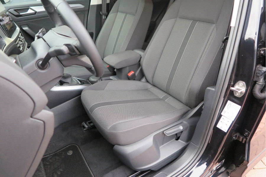 Volkswagen T-Roc 1.5 TSI 150pk DSG Life Edition, Camera,Navigatie,Virtual cockpit, ACC, Carplay ,Keyless ,Led verlichting ,Stoelverwarming, Schakelmogelijkheid stuurwiel, etc. slechts 3000km! Fabrieksgarantie t/m 02-2027. Volkswagen T-Roc 1.5 TSI 150pk DSG Life Edition, Camera,Navigatie,Virtual cockpit, ACC, Carplay ,Keyless ,Led verlichting ,Stoelverwarming, Schakelmogelijkheid stuurwiel, etc. slechts 3000km! Fabrieksgarantie t/m 02-2027.