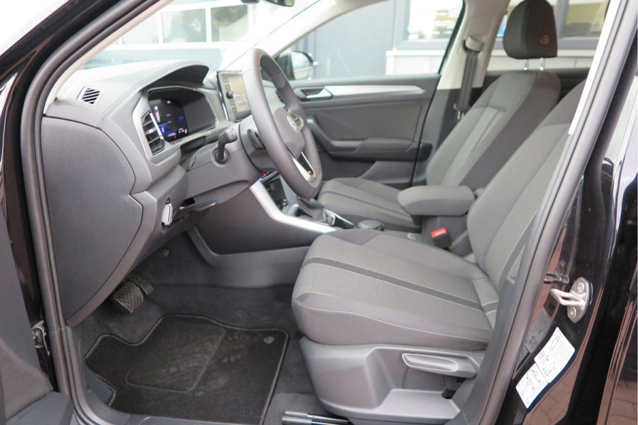 Volkswagen T-Roc 1.5 TSI 150pk DSG Life Edition, Camera,Navigatie,Virtual cockpit, ACC, Carplay ,Keyless ,Led verlichting ,Stoelverwarming, Schakelmogelijkheid stuurwiel, etc. slechts 3000km! Fabrieksgarantie t/m 02-2027. Volkswagen T-Roc 1.5 TSI 150pk DSG Life Edition, Camera,Navigatie,Virtual cockpit, ACC, Carplay ,Keyless ,Led verlichting ,Stoelverwarming, Schakelmogelijkheid stuurwiel, etc. slechts 3000km! Fabrieksgarantie t/m 02-2027.