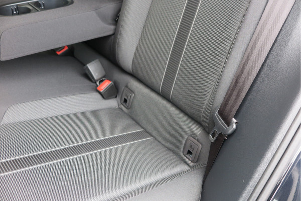 Volkswagen T-Roc 1.5 TSI 150pk DSG Life Edition, Camera,Navigatie,Virtual cockpit, ACC, Carplay ,Keyless ,Led verlichting ,Stoelverwarming, Schakelmogelijkheid stuurwiel, etc. slechts 3000km! Fabrieksgarantie t/m 02-2027. Volkswagen T-Roc 1.5 TSI 150pk DSG Life Edition, Camera,Navigatie,Virtual cockpit, ACC, Carplay ,Keyless ,Led verlichting ,Stoelverwarming, Schakelmogelijkheid stuurwiel, etc. slechts 3000km! Fabrieksgarantie t/m 02-2027.