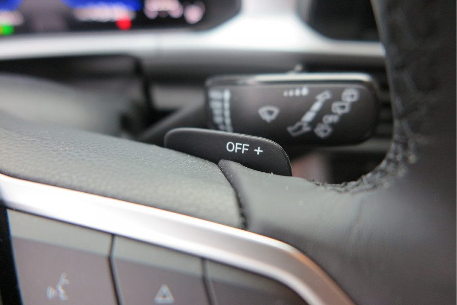 Volkswagen T-Roc 1.5 TSI 150pk DSG Life Edition, Camera,Navigatie,Virtual cockpit, ACC, Carplay ,Keyless ,Led verlichting ,Stoelverwarming, Schakelmogelijkheid stuurwiel, etc. slechts 3000km! Fabrieksgarantie t/m 02-2027. Volkswagen T-Roc 1.5 TSI 150pk DSG Life Edition, Camera,Navigatie,Virtual cockpit, ACC, Carplay ,Keyless ,Led verlichting ,Stoelverwarming, Schakelmogelijkheid stuurwiel, etc. slechts 3000km! Fabrieksgarantie t/m 02-2027.