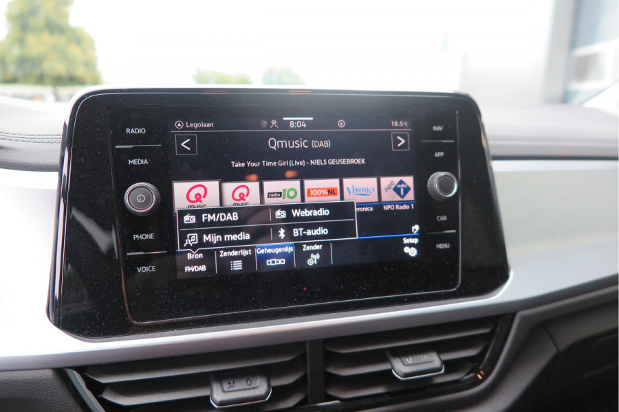 Volkswagen T-Roc 1.5 TSI 150pk DSG Life Edition, Camera,Navigatie,Virtual cockpit, ACC, Carplay ,Keyless ,Led verlichting ,Stoelverwarming, Schakelmogelijkheid stuurwiel, etc. slechts 3000km! Fabrieksgarantie t/m 02-2027. Volkswagen T-Roc 1.5 TSI 150pk DSG Life Edition, Camera,Navigatie,Virtual cockpit, ACC, Carplay ,Keyless ,Led verlichting ,Stoelverwarming, Schakelmogelijkheid stuurwiel, etc. slechts 3000km! Fabrieksgarantie t/m 02-2027.