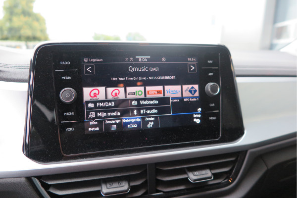 Volkswagen T-Roc 1.5 TSI 150pk DSG Life Edition, Camera,Navigatie,Virtual cockpit, ACC, Carplay ,Keyless ,Led verlichting ,Stoelverwarming, Schakelmogelijkheid stuurwiel, etc. slechts 3000km! Fabrieksgarantie t/m 02-2027. Volkswagen T-Roc 1.5 TSI 150pk DSG Life Edition, Camera,Navigatie,Virtual cockpit, ACC, Carplay ,Keyless ,Led verlichting ,Stoelverwarming, Schakelmogelijkheid stuurwiel, etc. slechts 3000km! Fabrieksgarantie t/m 02-2027.