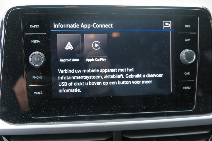 Volkswagen T-Roc 1.5 TSI 150pk DSG Life Edition, Camera,Navigatie,Virtual cockpit, ACC, Carplay ,Keyless ,Led verlichting ,Stoelverwarming, Schakelmogelijkheid stuurwiel, etc. slechts 3000km! Fabrieksgarantie t/m 02-2027. Volkswagen T-Roc 1.5 TSI 150pk DSG Life Edition, Camera,Navigatie,Virtual cockpit, ACC, Carplay ,Keyless ,Led verlichting ,Stoelverwarming, Schakelmogelijkheid stuurwiel, etc. slechts 3000km! Fabrieksgarantie t/m 02-2027.