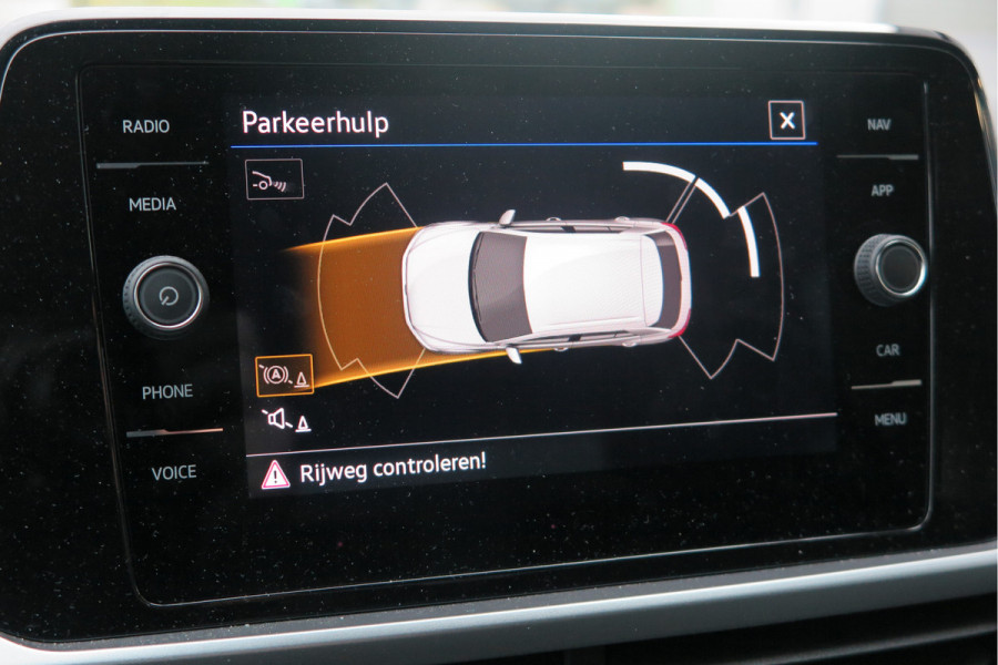 Volkswagen T-Roc 1.5 TSI 150pk DSG Life Edition, Camera,Navigatie,Virtual cockpit, ACC, Carplay ,Keyless ,Led verlichting ,Stoelverwarming, Schakelmogelijkheid stuurwiel, etc. slechts 3000km! Fabrieksgarantie t/m 02-2027. Volkswagen T-Roc 1.5 TSI 150pk DSG Life Edition, Camera,Navigatie,Virtual cockpit, ACC, Carplay ,Keyless ,Led verlichting ,Stoelverwarming, Schakelmogelijkheid stuurwiel, etc. slechts 3000km! Fabrieksgarantie t/m 02-2027.