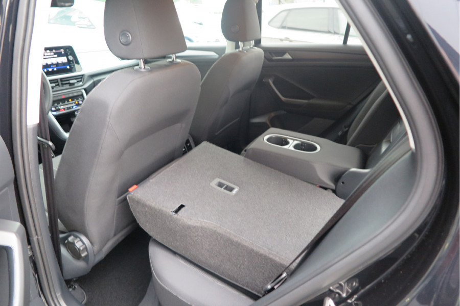 Volkswagen T-Roc 1.5 TSI 150pk DSG Life Edition, Camera,Navigatie,Virtual cockpit, ACC, Carplay ,Keyless ,Led verlichting ,Stoelverwarming, Schakelmogelijkheid stuurwiel, etc. slechts 3000km! Fabrieksgarantie t/m 02-2027. Volkswagen T-Roc 1.5 TSI 150pk DSG Life Edition, Camera,Navigatie,Virtual cockpit, ACC, Carplay ,Keyless ,Led verlichting ,Stoelverwarming, Schakelmogelijkheid stuurwiel, etc. slechts 3000km! Fabrieksgarantie t/m 02-2027.