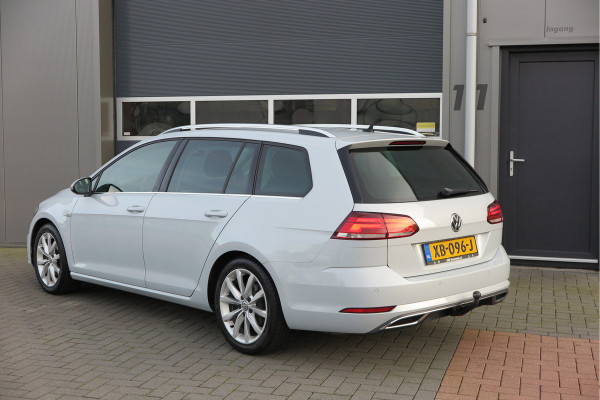 Volkswagen GOLF Variant 1.5 TSI 96kw 130pk Highline , Adaptive cruise ,Virtual cockpit,Navi, Trekhaak(afneembaar), Stoelverwarming, Alcantara, 17"Lichtmetalen velgen, DAB+ radio , Carplay , PDC, Camera, etc. Onderhoudshistorie volledig & bekend.