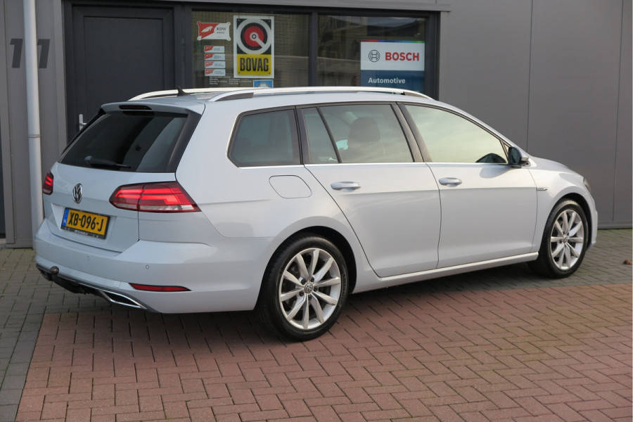 Volkswagen GOLF Variant 1.5 TSI 96kw 130pk Highline , Adaptive cruise ,Virtual cockpit,Navi, Trekhaak(afneembaar), Stoelverwarming, Alcantara, 17"Lichtmetalen velgen, DAB+ radio , Carplay , PDC, Camera, etc. Onderhoudshistorie volledig & bekend.